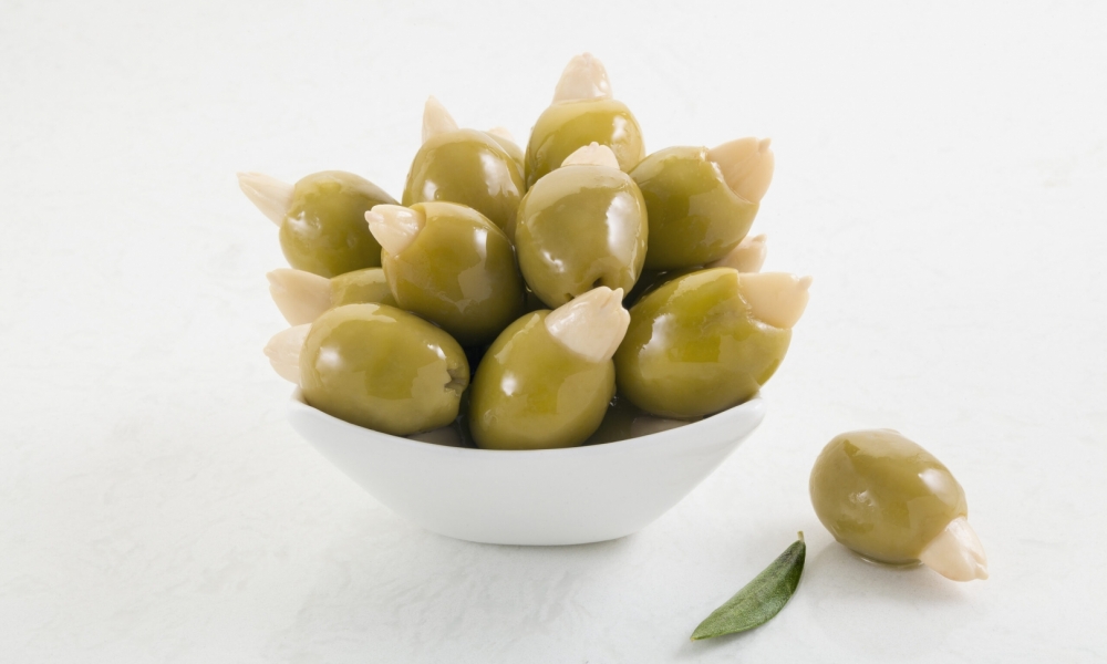 Badem Dolgulu Yeşil Zeytin