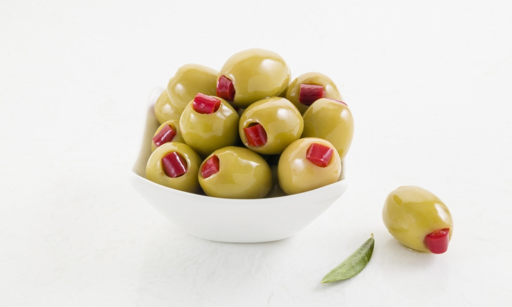 Kırmızı Biber Dolgulu Yeşil Zeytin